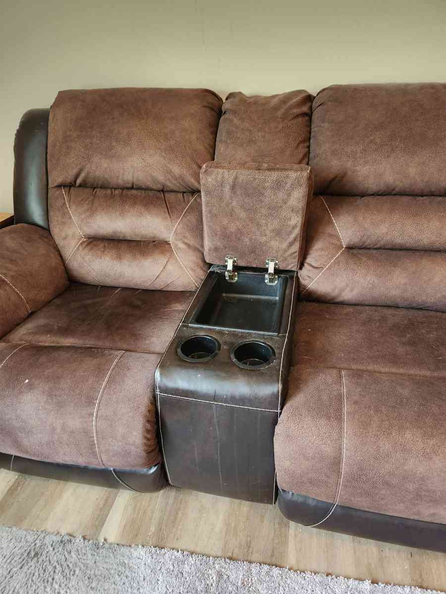 reclining love seat with console