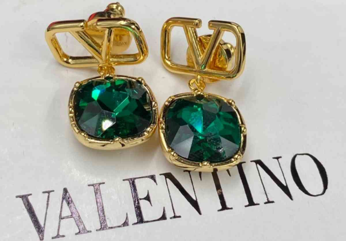 Valentino set fine jewelry