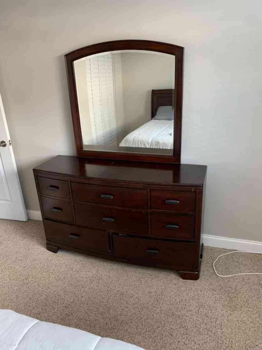 full size mattress with bed set and dresser with mirror