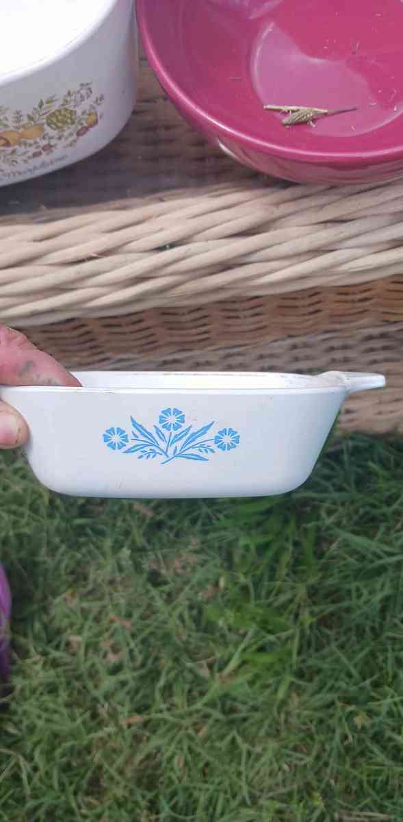 Pyrex bowls