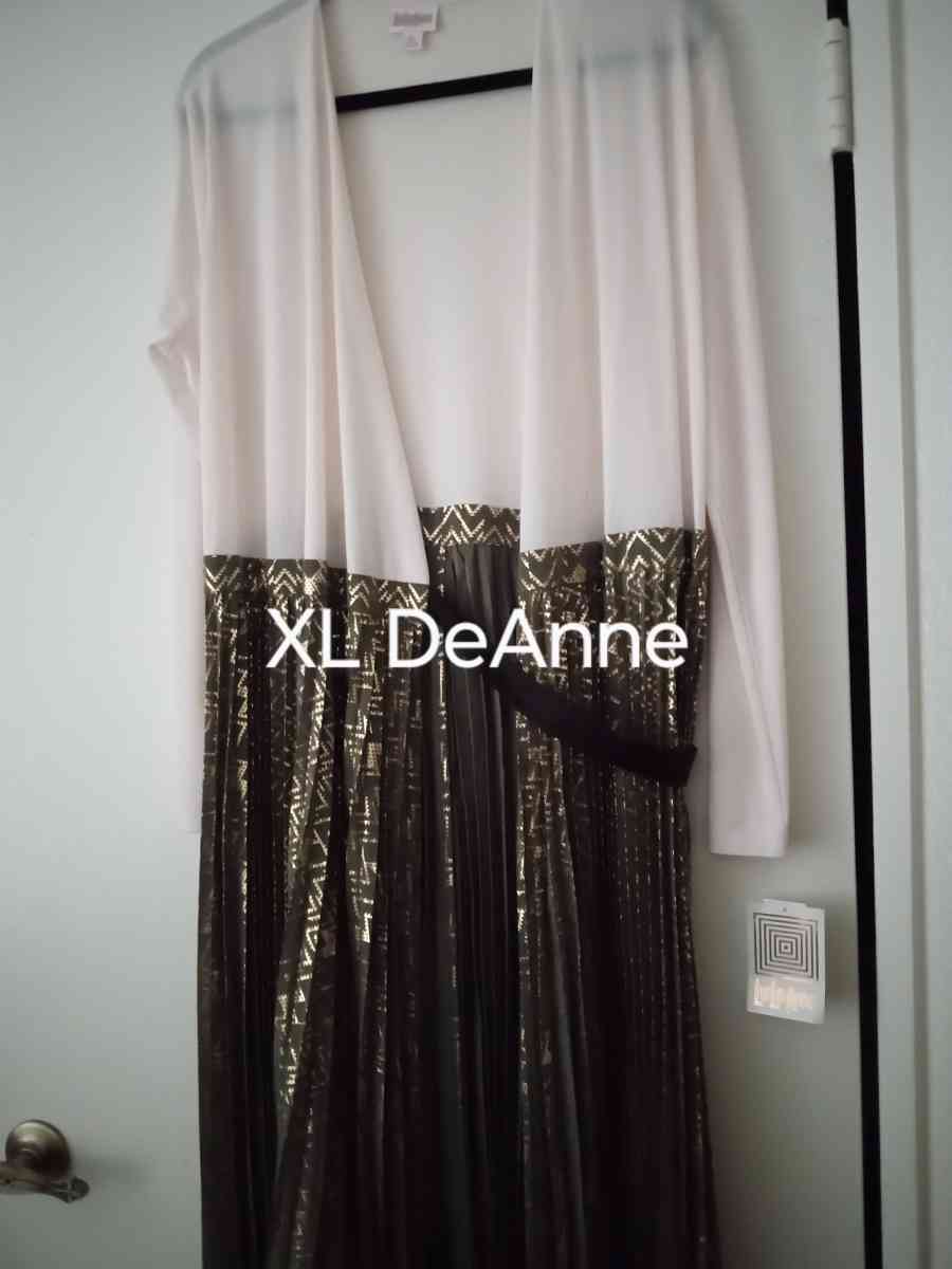 NWT LuLaRoe XL  DeAnne Dress for 50 Its Retails for 140