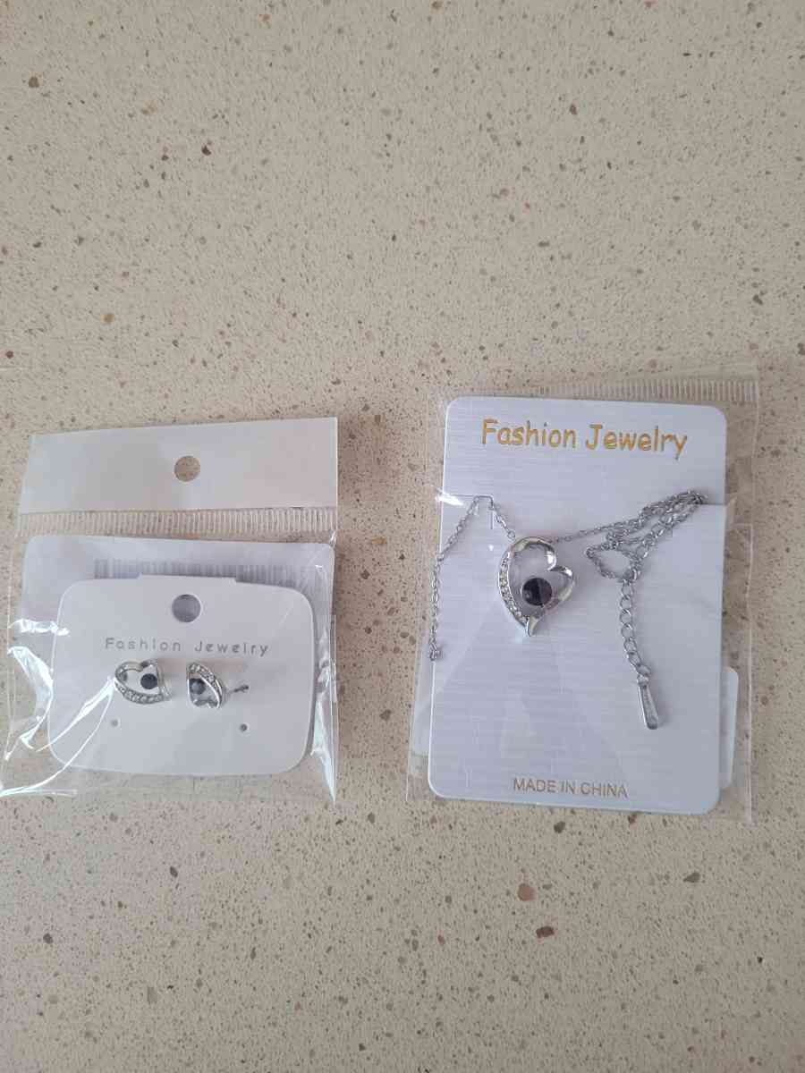 earing  and necklace set