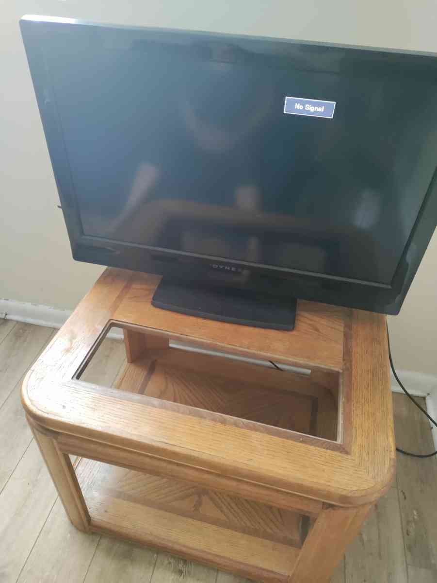 dynex TV comes with TV stand