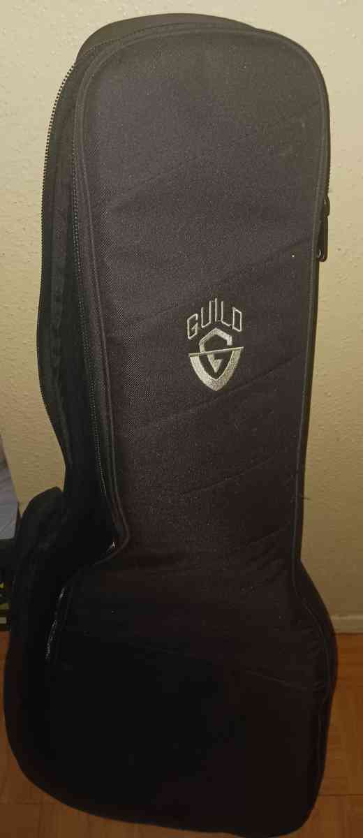 Guild Deluxe Acoustic Gig Bag