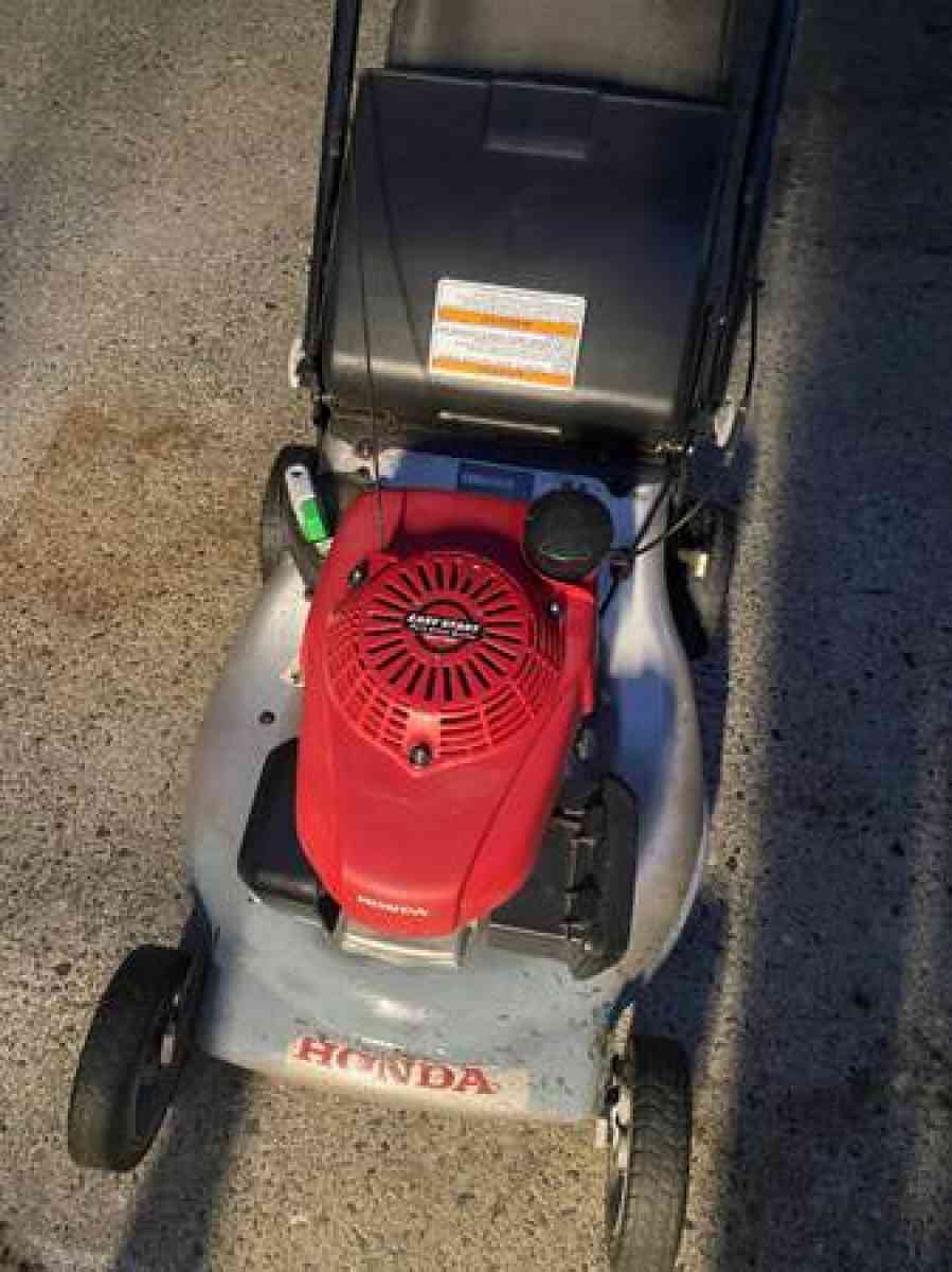 The Honda HRR216VKA selfpropelled lawn mower