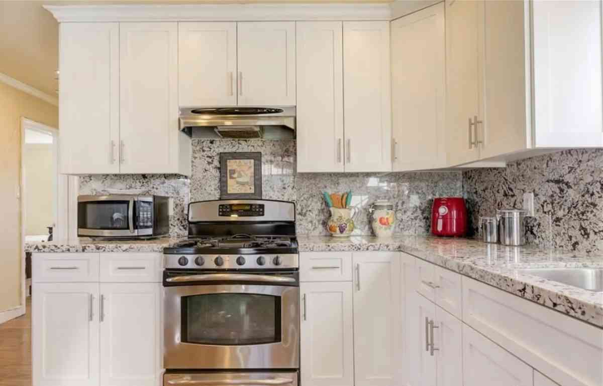 Beautiful Family 2beds 1bath for rent