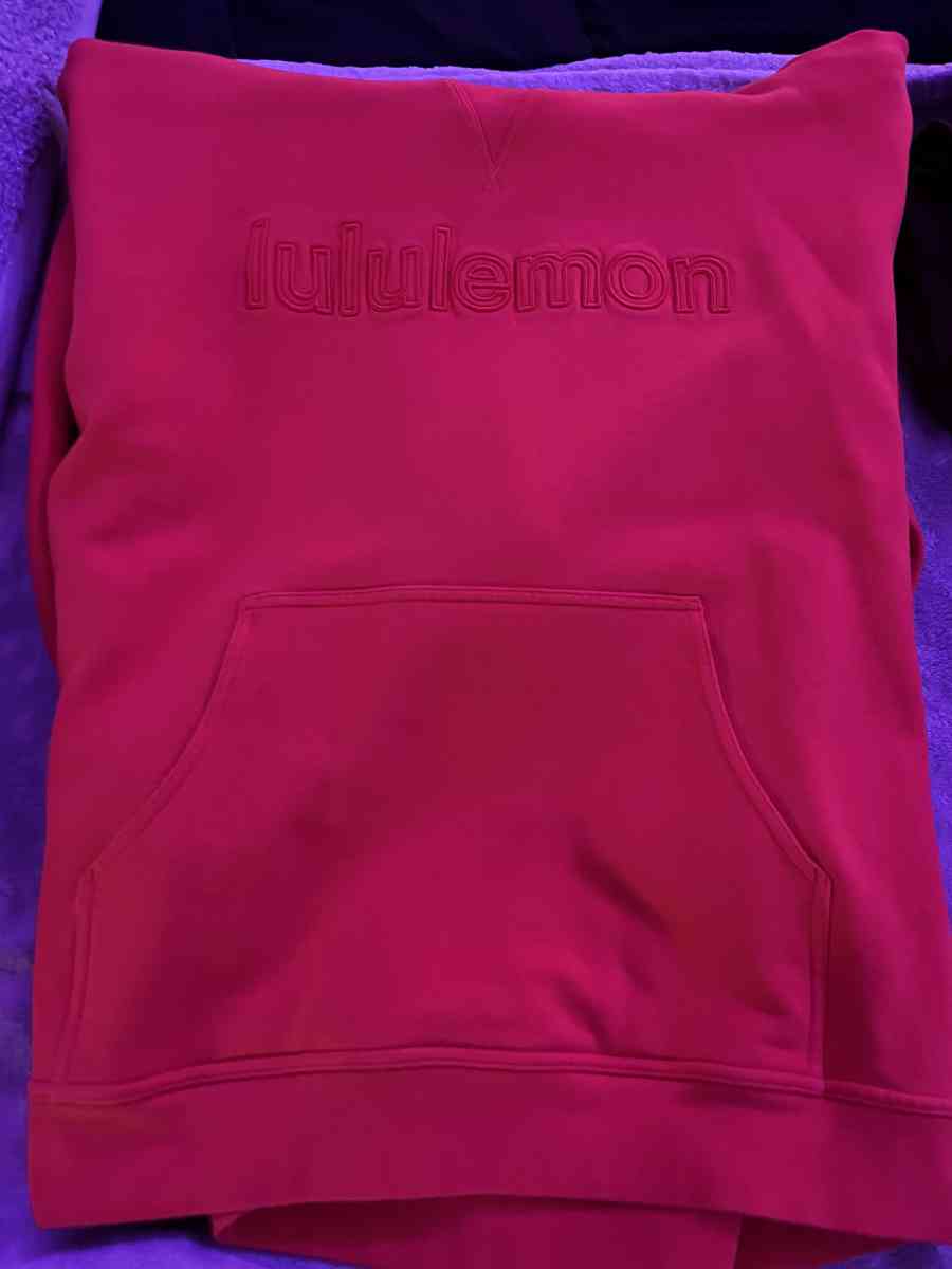 Lululemon sweatshirt