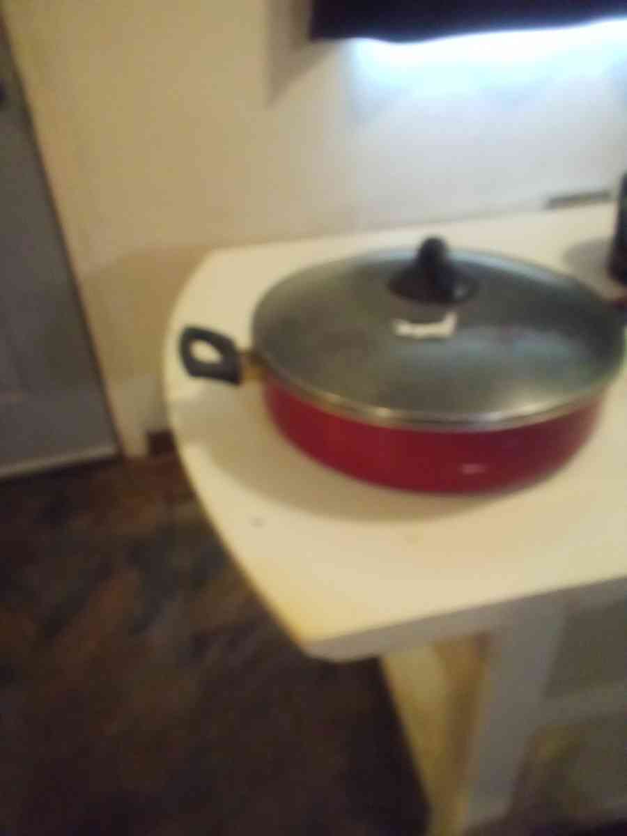 electric skillet selection in good condition