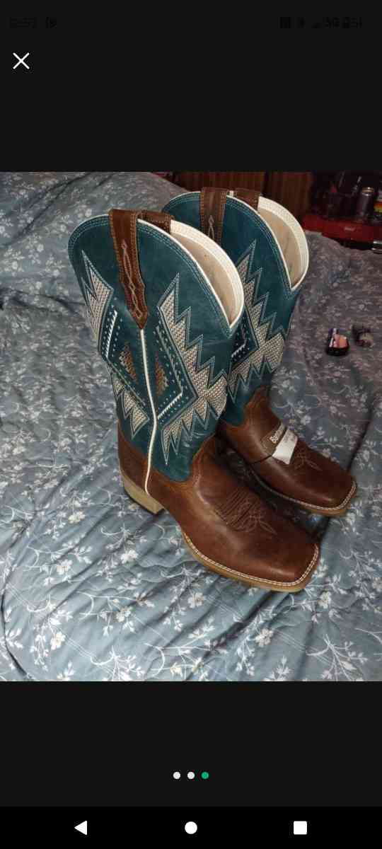 Ariat cowboy boots WOMENS