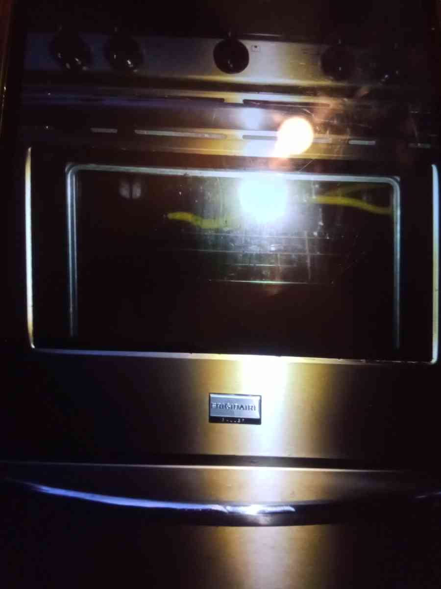 Frigidaire gas Air fry stove oven