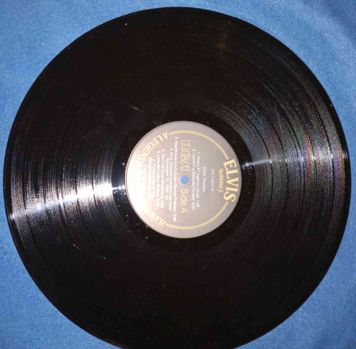 Elvis a legendary performer volume 1