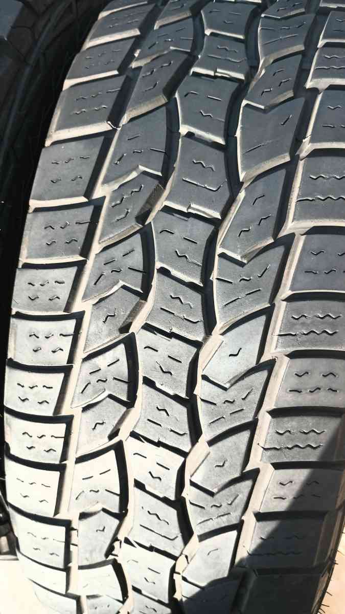 Cooper Advantage allterrain LT275 55 18