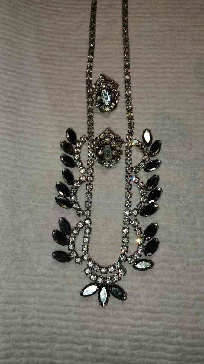 vintage necklace  with clip on earrings