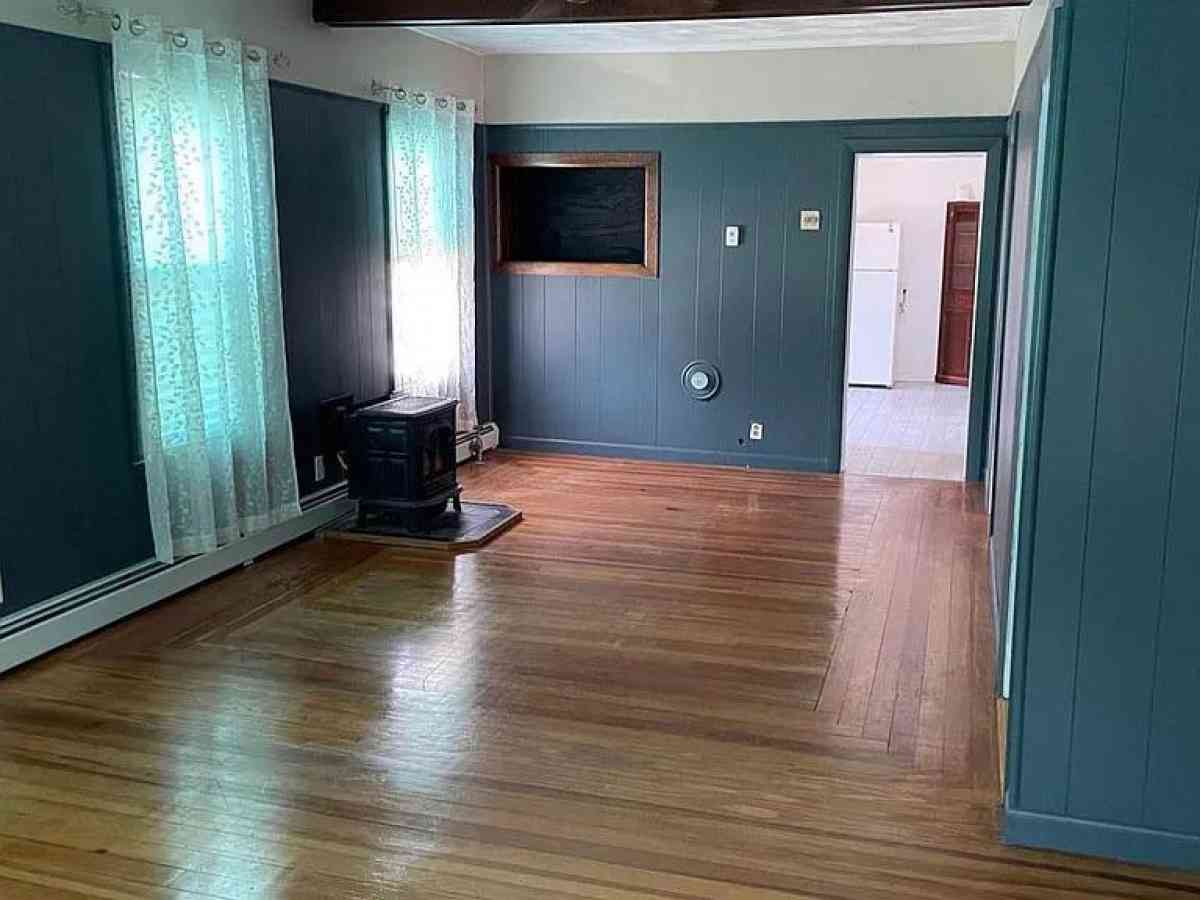 Highlands Neighborhood Lowell Massachusetts Apartment