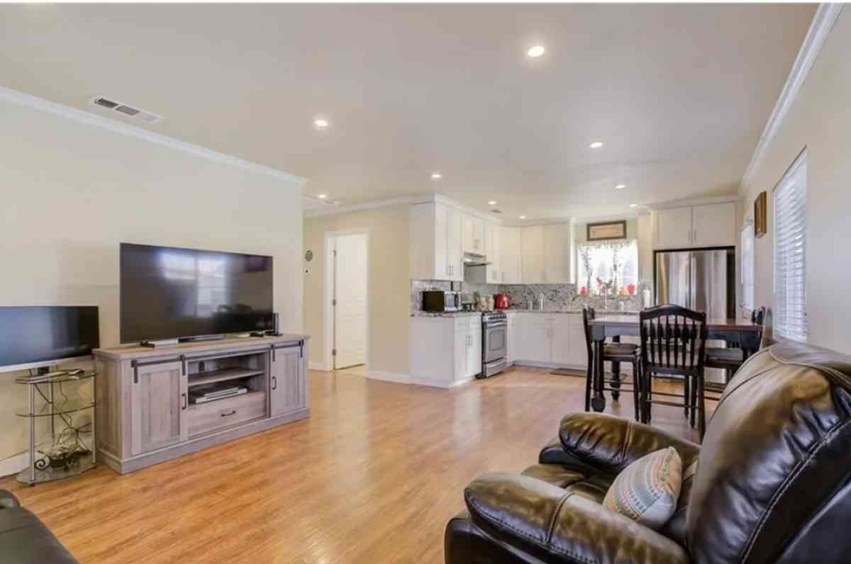 Beautiful Family 2beds 1bath for rent