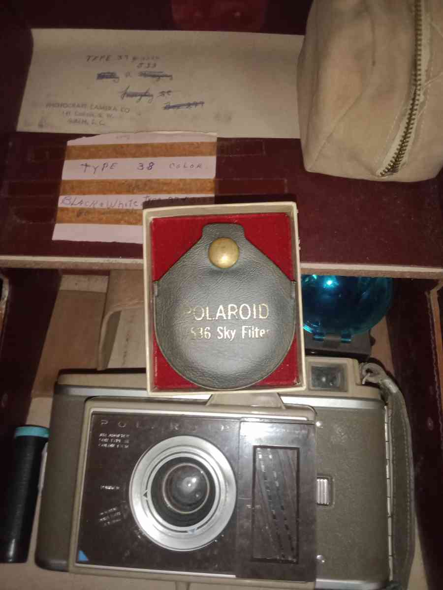 I have 2 l vintage cameras Polaroid J33 n the other 95 B