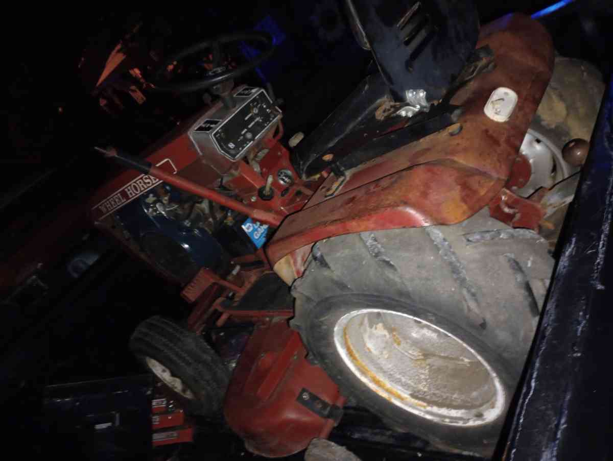 wheel horse riding mower