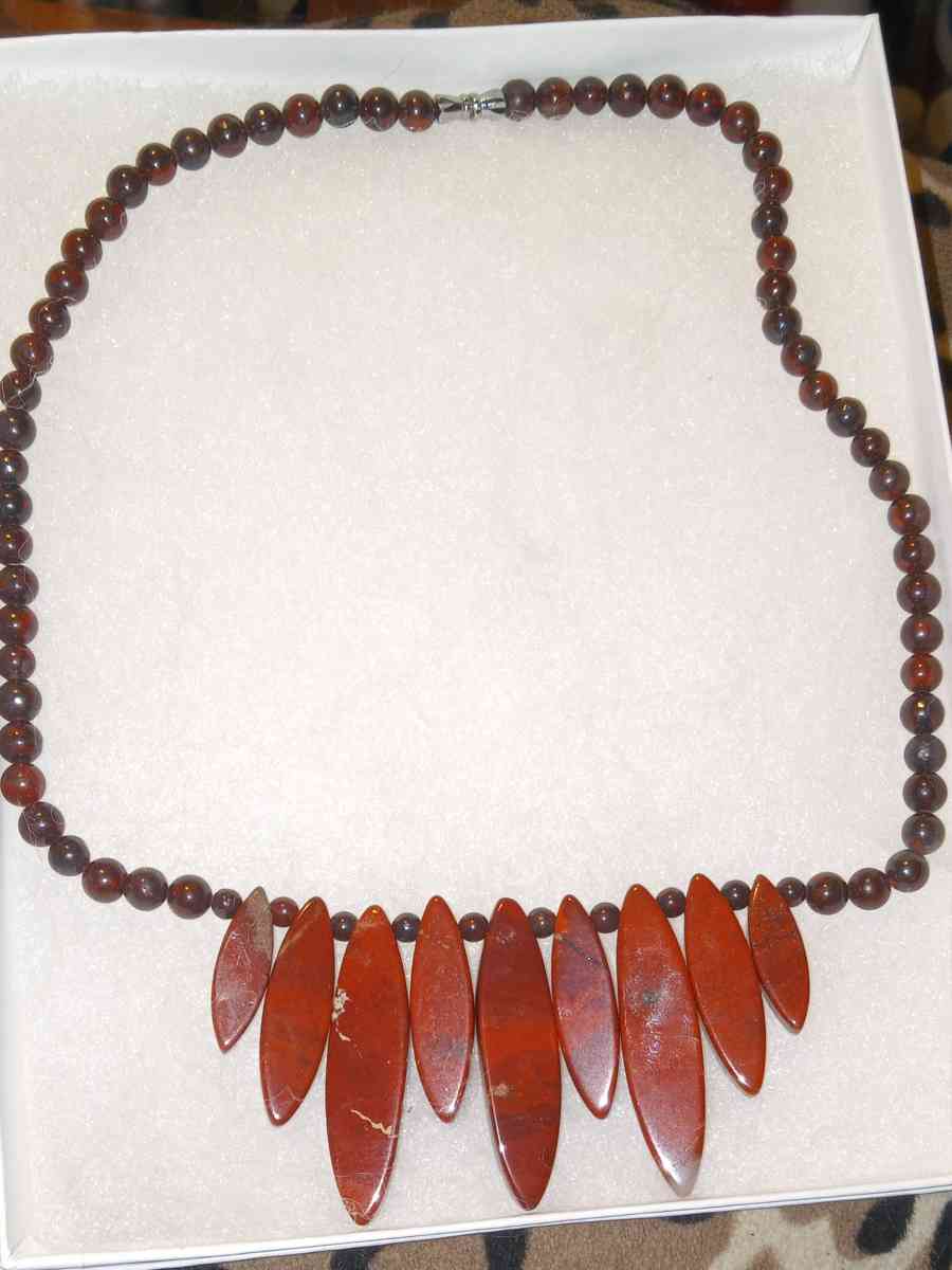 NECKLACE SET ill match bracelet with 2 pair earring