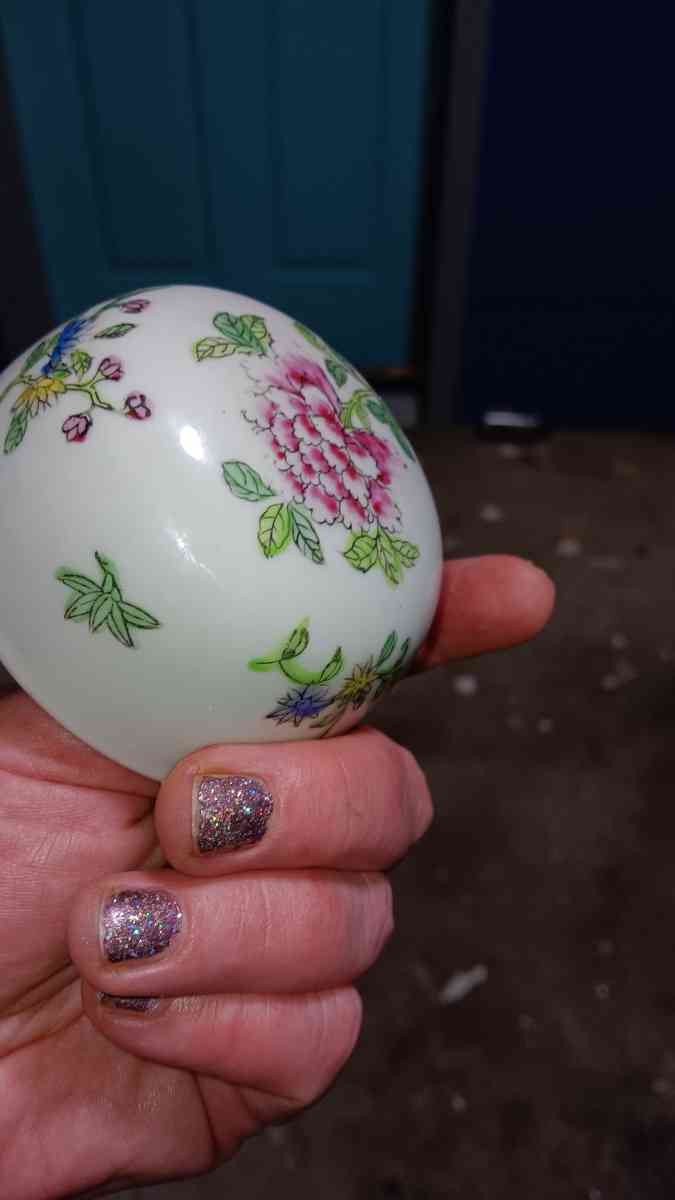 lord and Taylor hanpainted vase