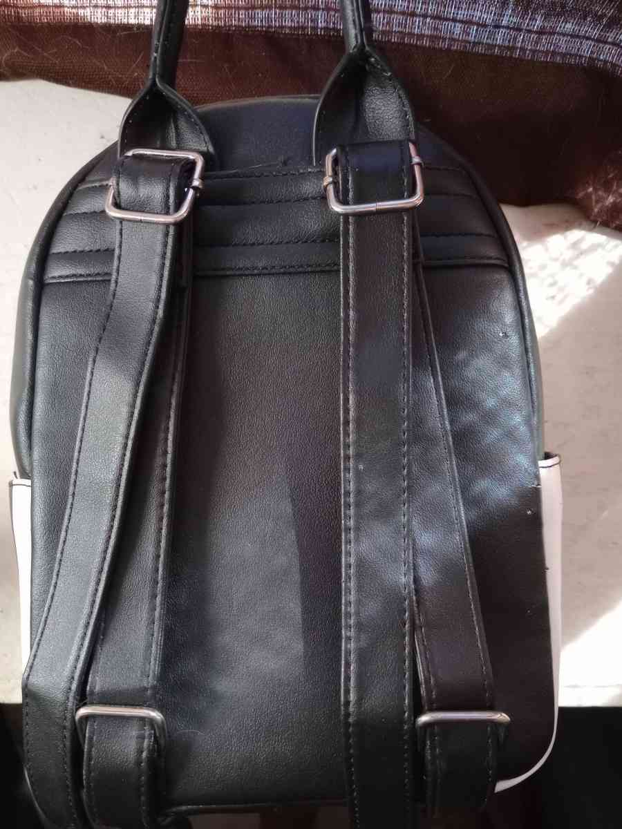 her universe beatlejuice sandworm mini backpack exclusive