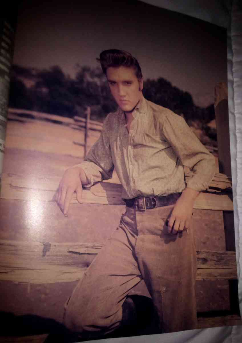 1987 ELVIS 10TH ANNIVERSARY MEMORIAL EDITION MAGAZINE