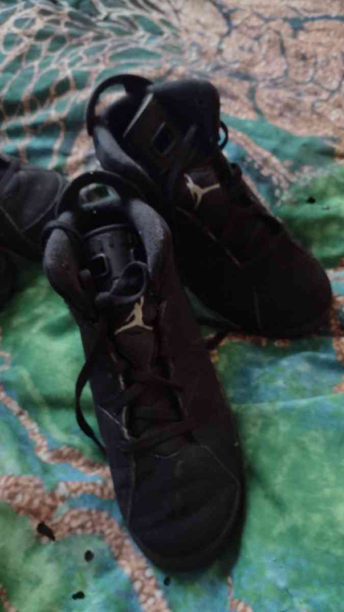 Jordans size 2y3y both pairs