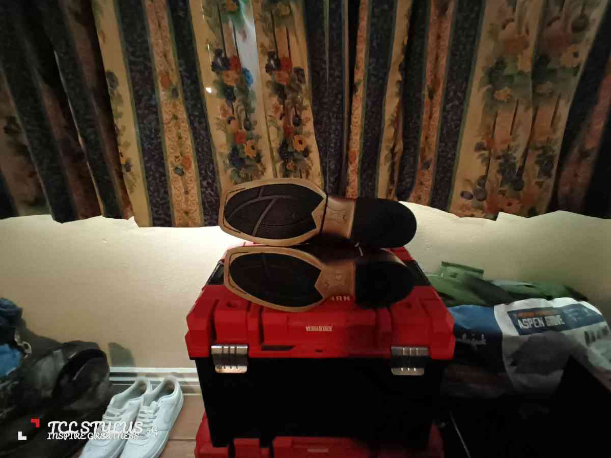 Ariat cowboy boots WOMENS