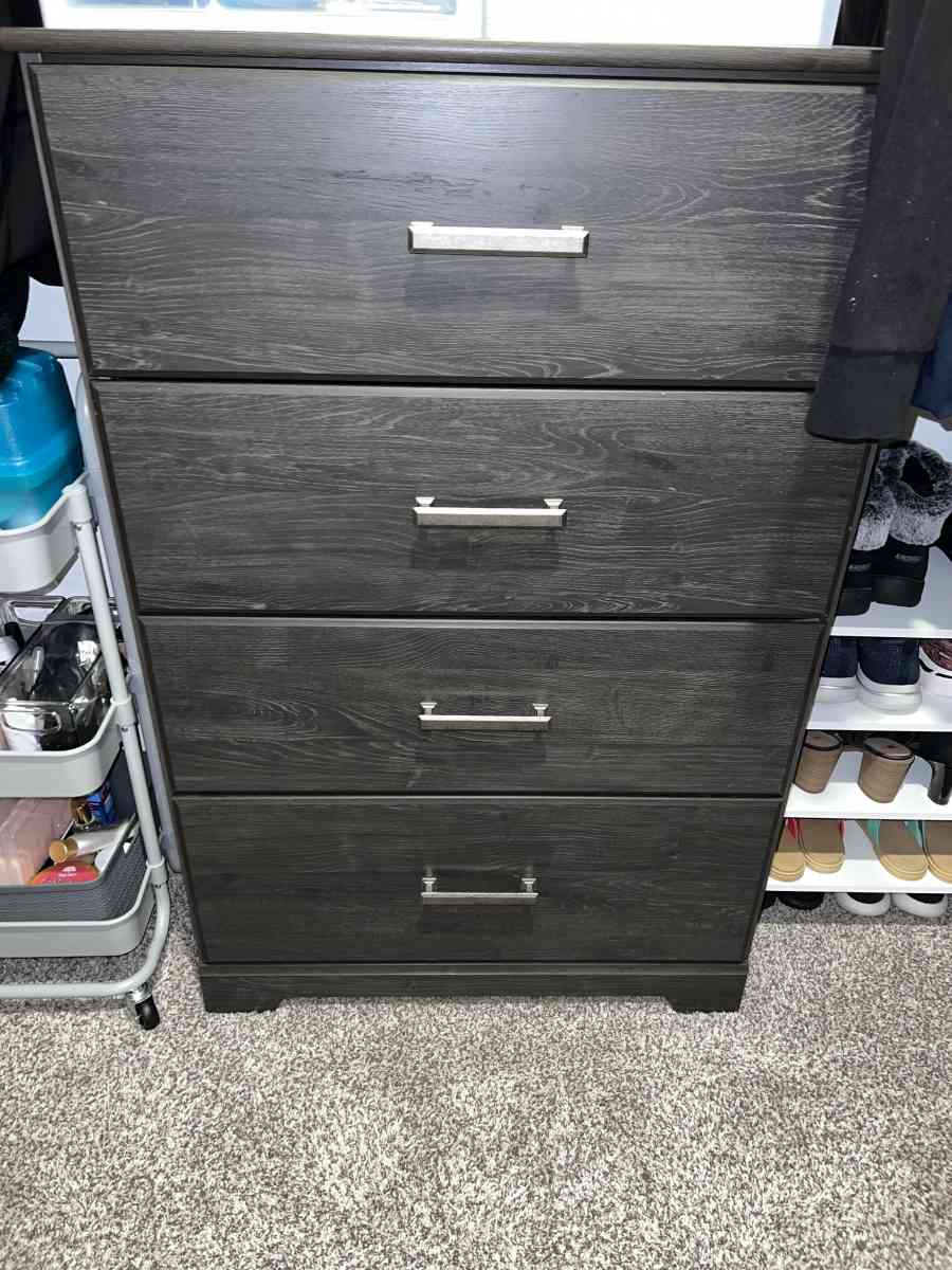 BROWN QUEEN BEDROOM SET