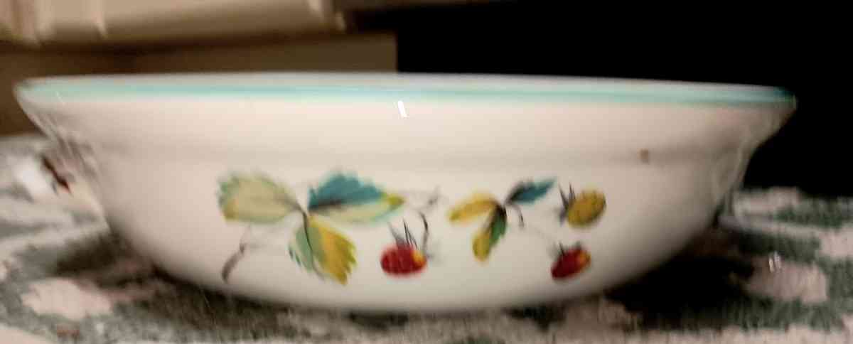 Royal Westinghouse casserole dish with cover