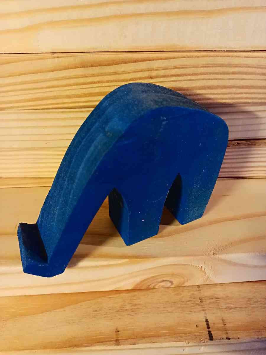 Elephant phone and tablet stand