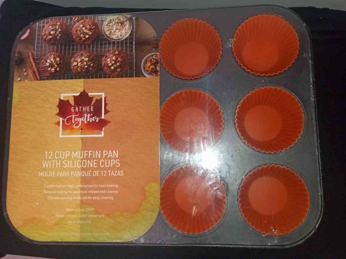 Fall cupcake pan