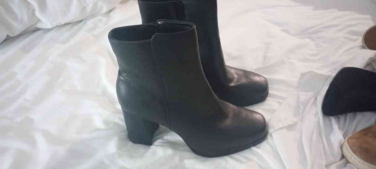 Womens boots brand new