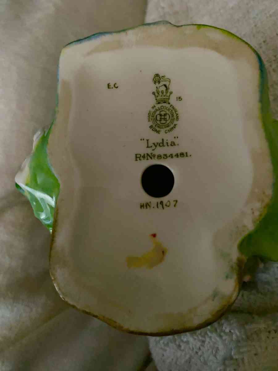 Lydia  bone china royal Daulton