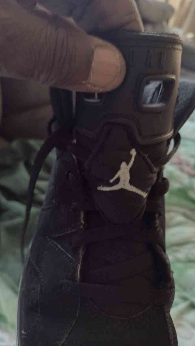 Jordans size 2y3y both pairs