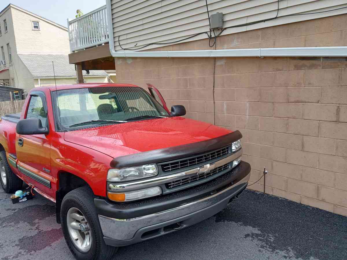 99 Chevy Silverado z71 4x4 single cab step side