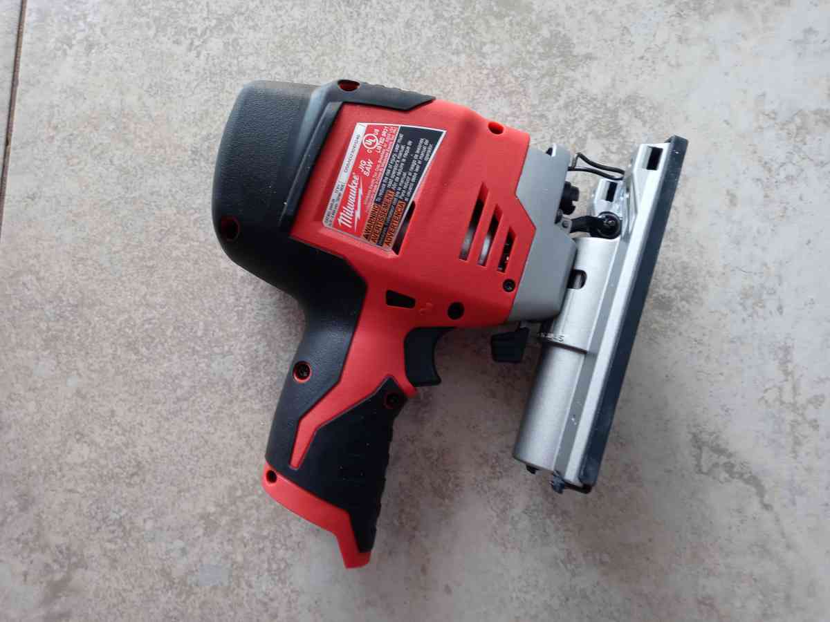 MILWAUKEE JIG SAW