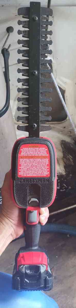 20 v max 8in hedge trimmer