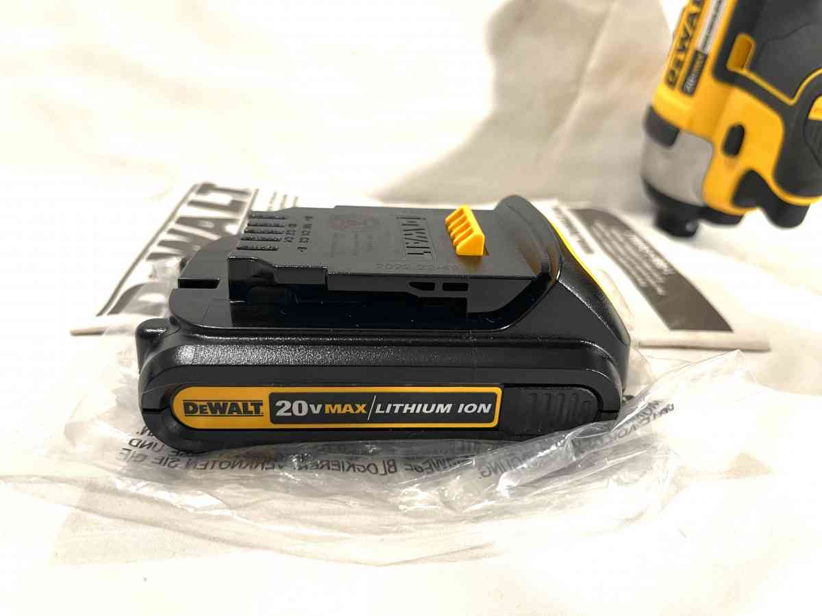 brand new Dewalt 20v brushless impact driver and battery