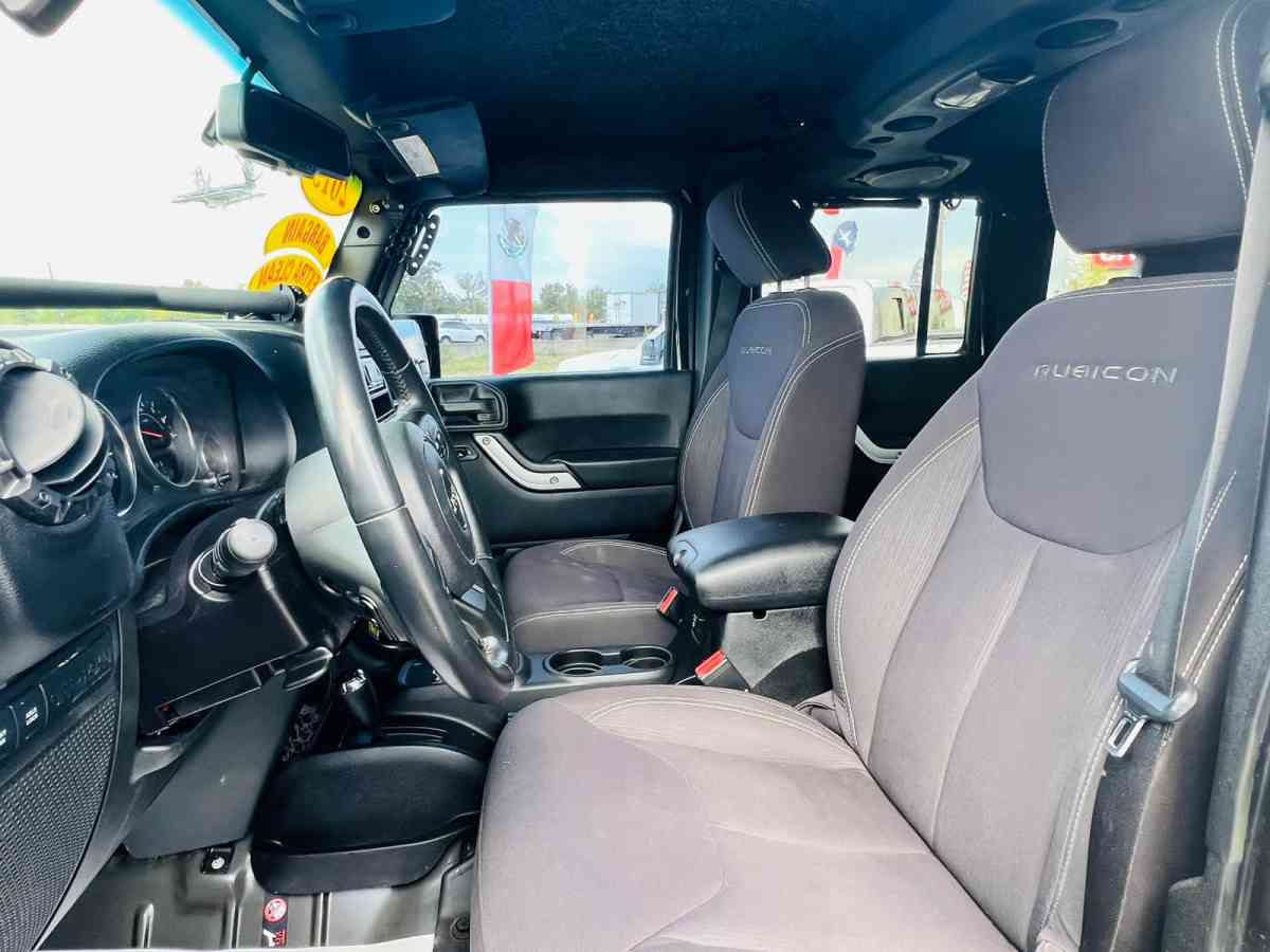 2013 Jeep Wrangler Unlimited 95k millas