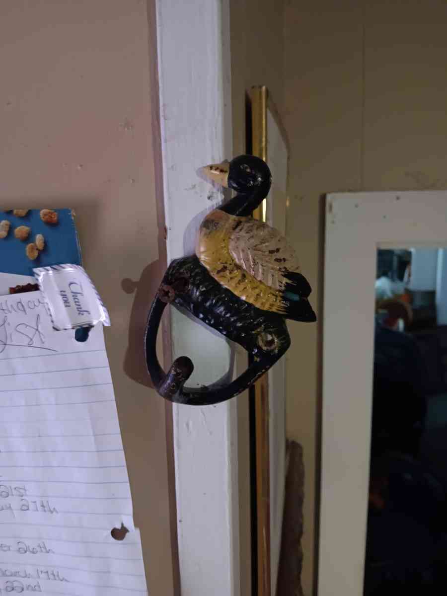 metal duck holder