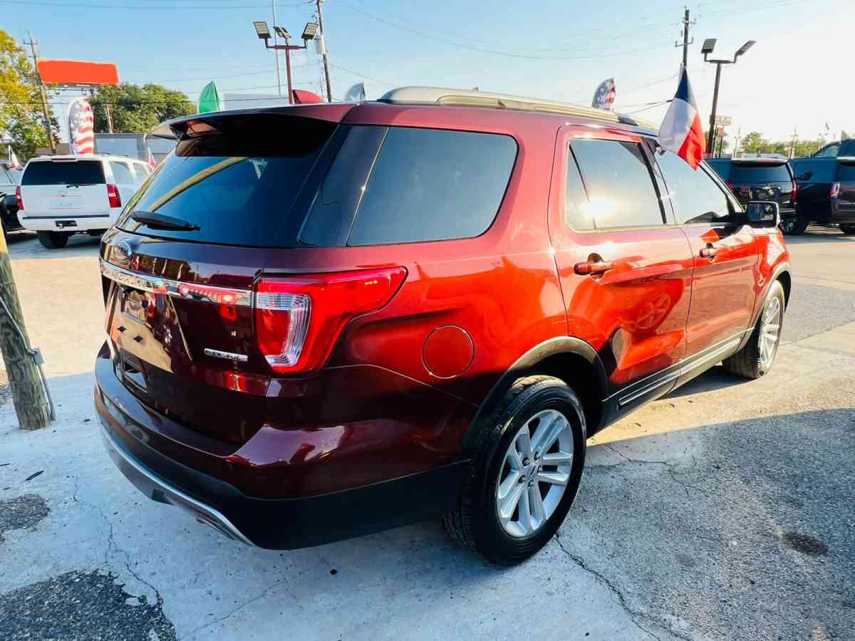 2016 FORD EXPLORER XLT 132k millas