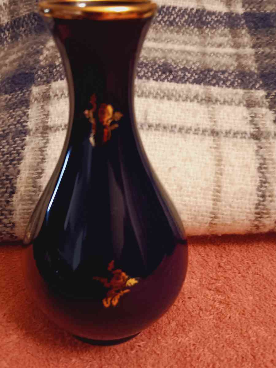 porcelain imperial limoges 22k gold and blue vase