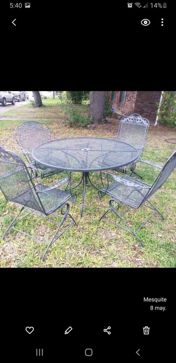 Mesa de patio con sillas Mesedoras  Sale