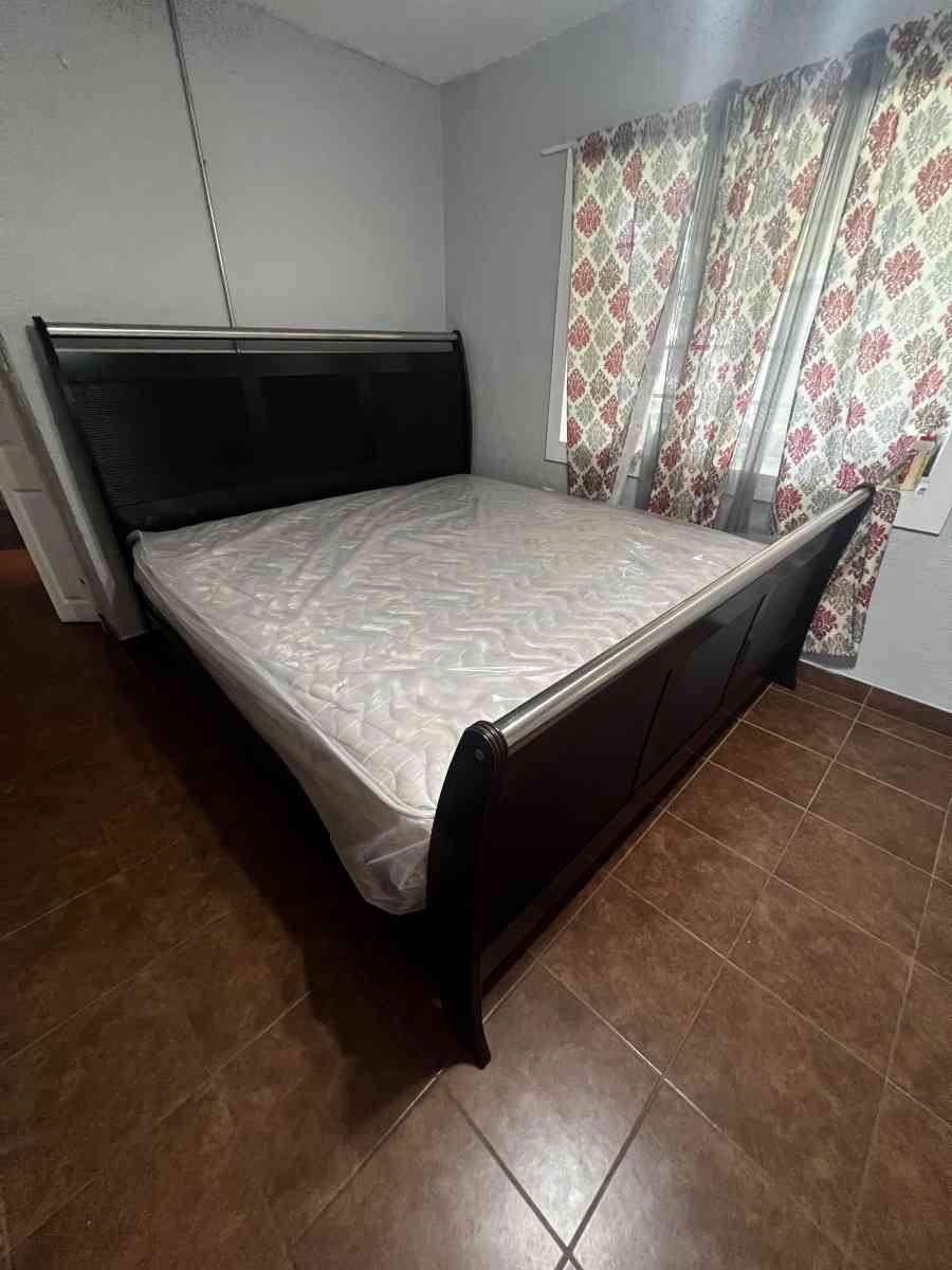 King size bed