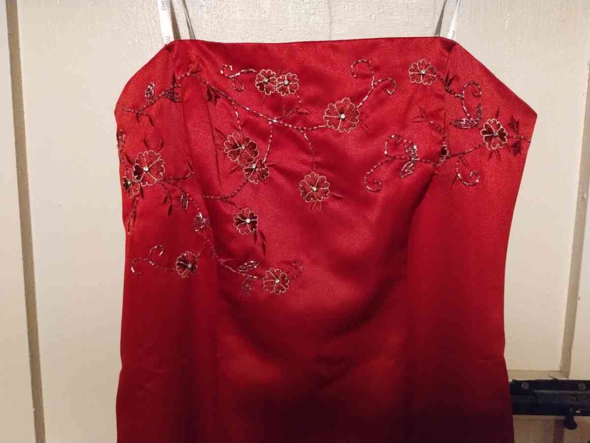 Davids red bridal gown size large
