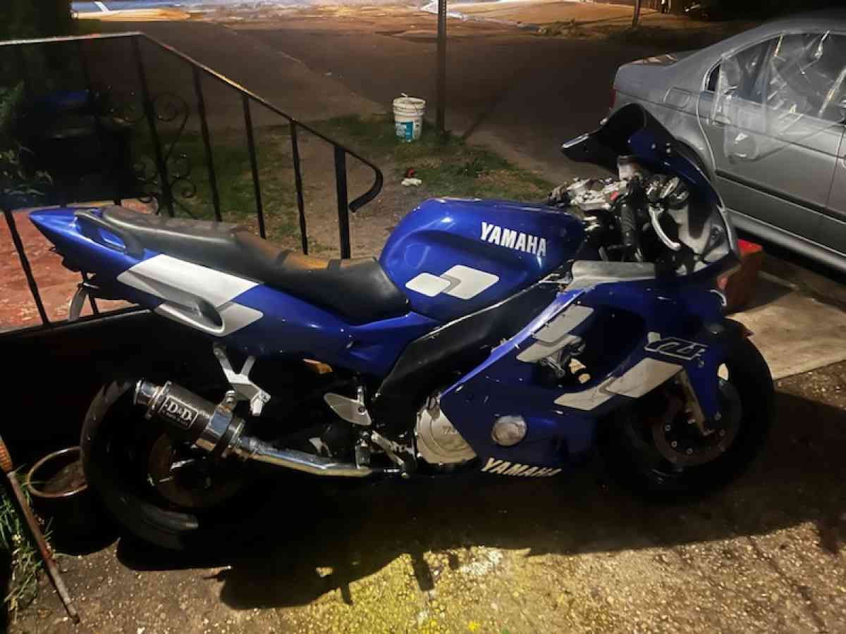YZF 750 blue Yamaha