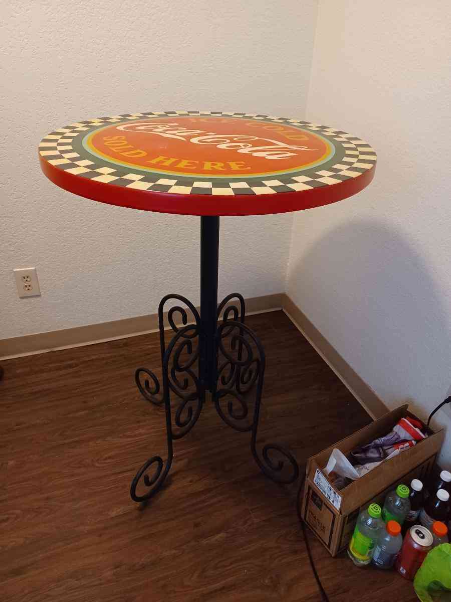 coke pub table set