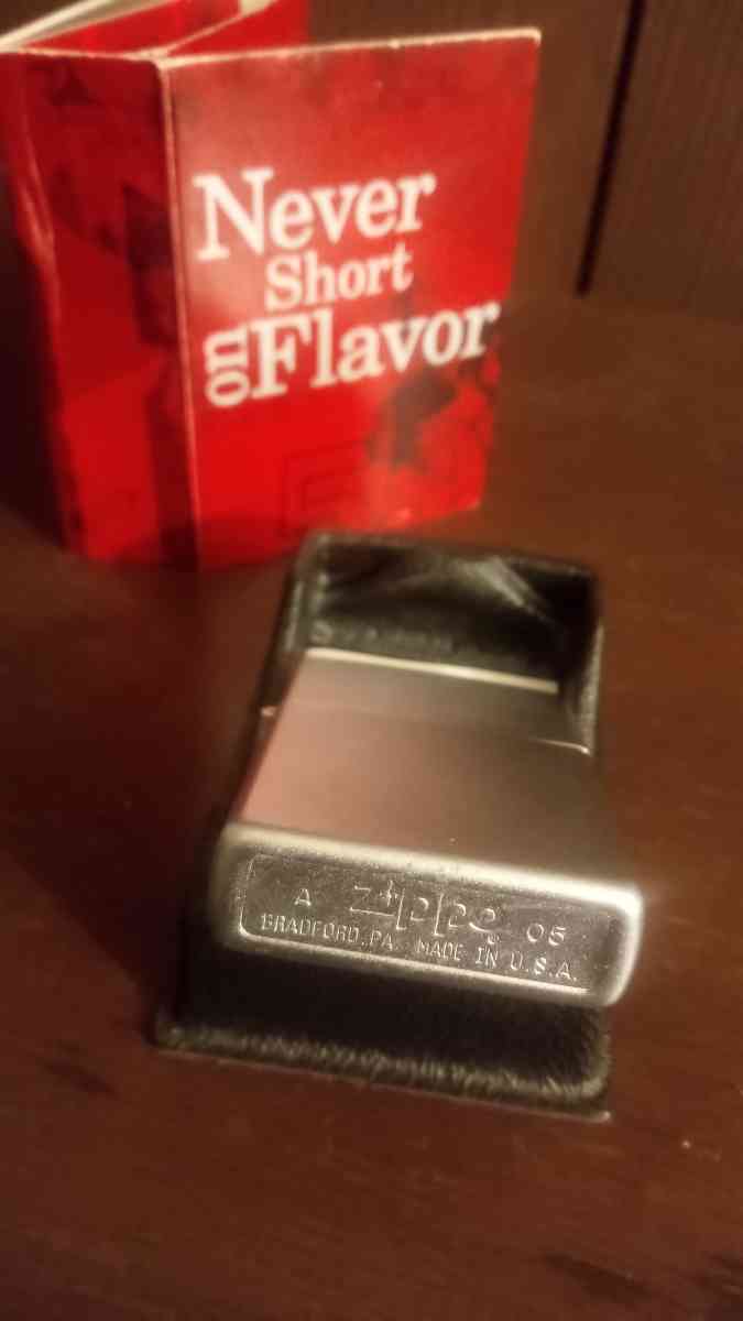 MARLBORO ZIPPO LIGHTER