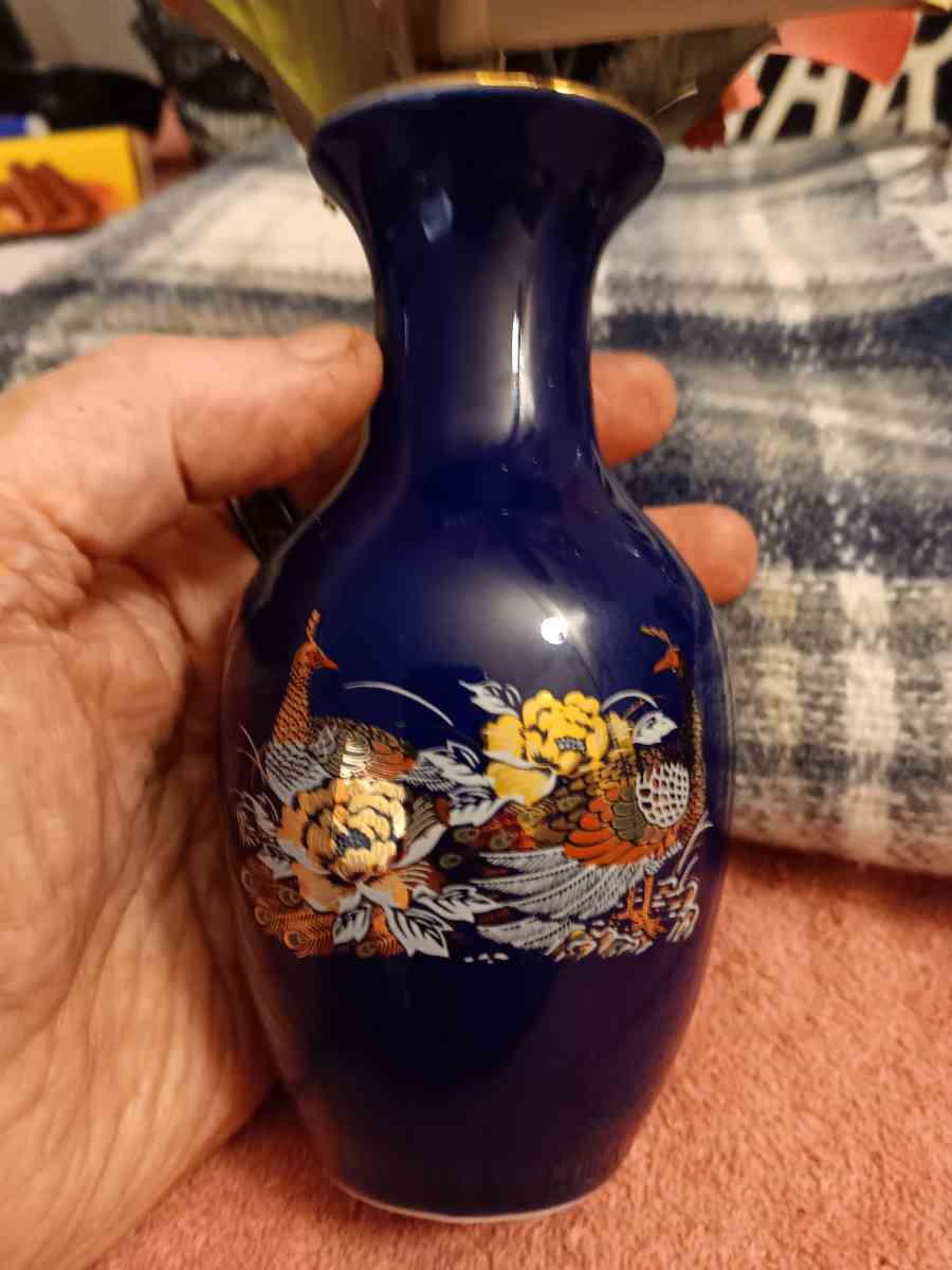 porcelain imperial limoges 22k gold and blue plated vase