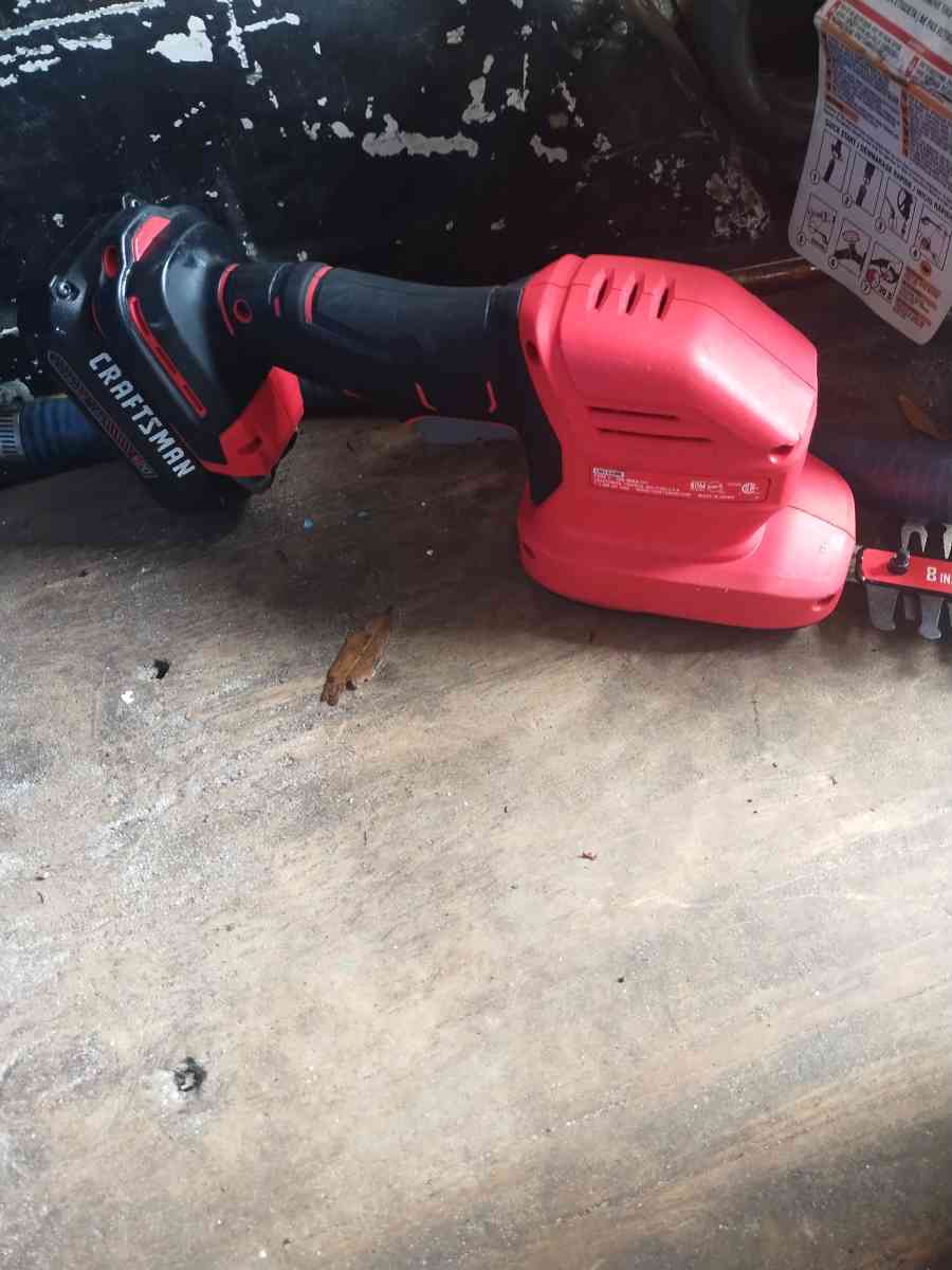 20 v max 8in hedge trimmer